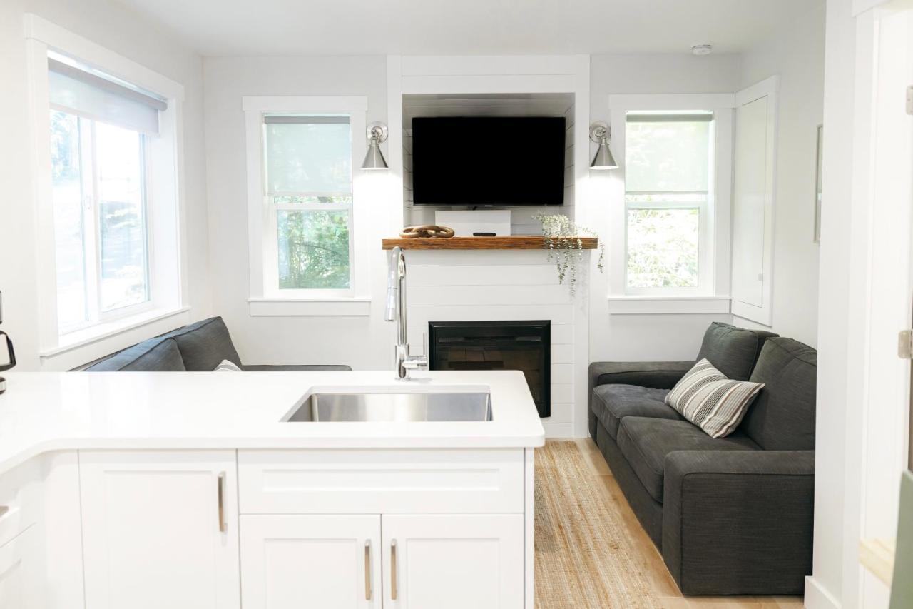 Surfs Inn Guesthouse & Cottages 우크루렛 외부 사진
